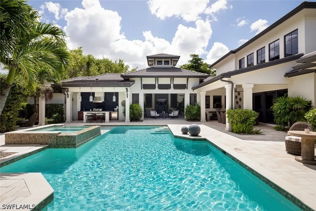 3170 Crayton Road Naples FL 34103