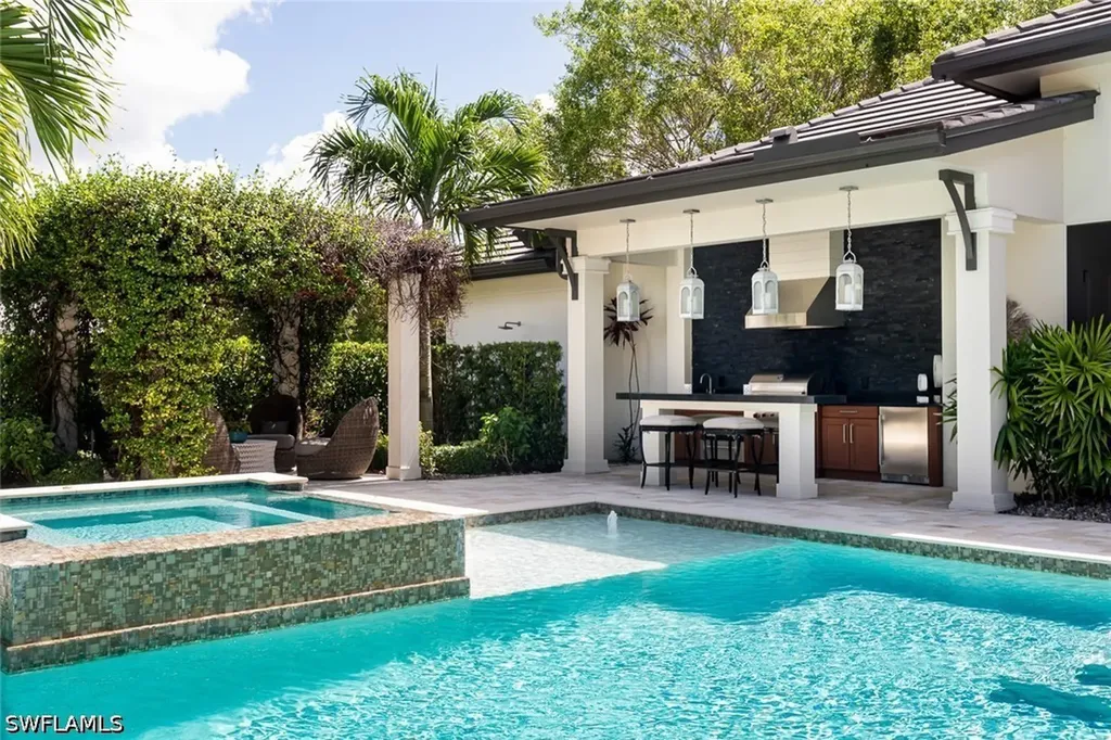 3170 Crayton Road Naples FL 34103