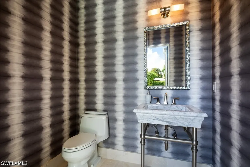 3170 Crayton Road Naples FL 34103