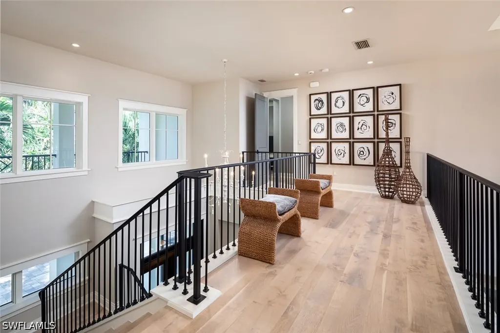 3170 Crayton Road Naples FL 34103