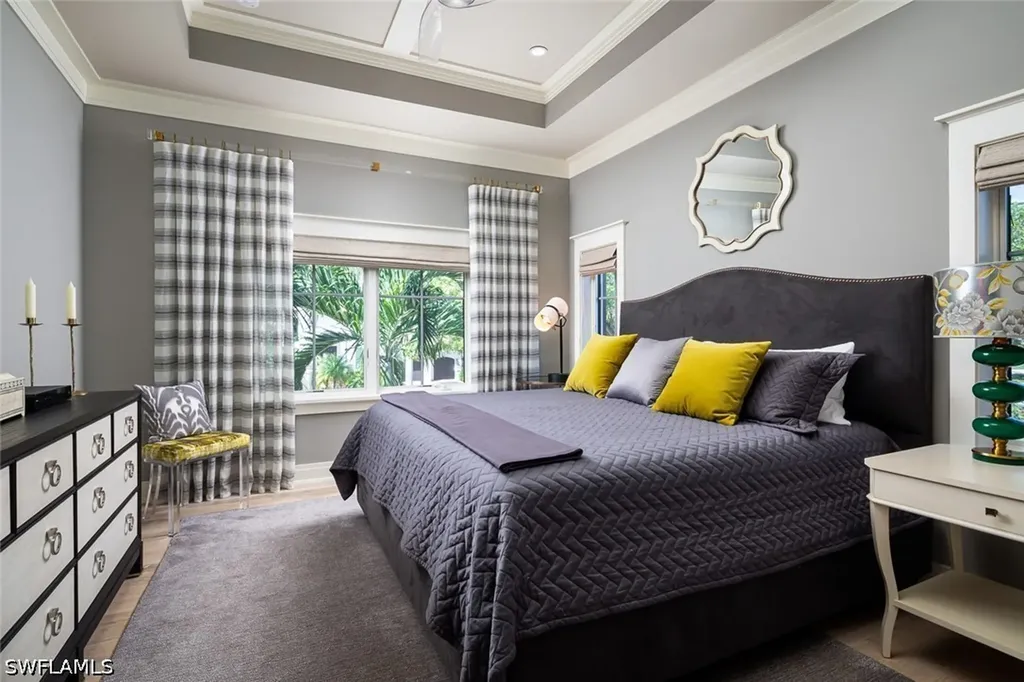 3170 Crayton Road Naples FL 34103