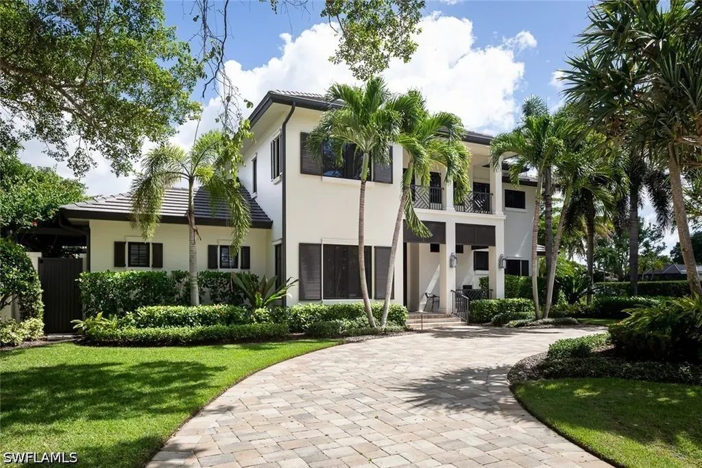 3170 Crayton Road Naples FL 34103