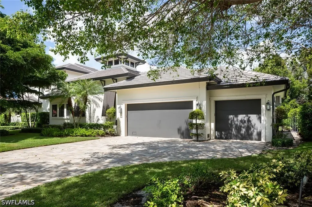 3170 Crayton Road Naples FL 34103