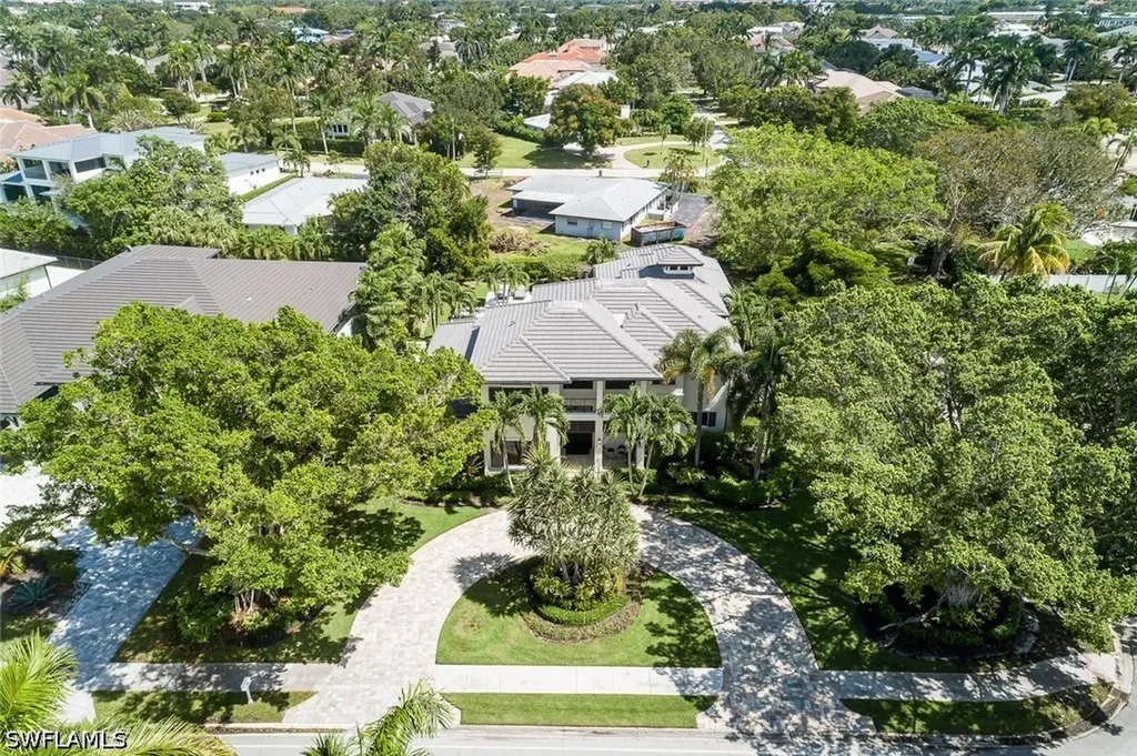 3170 Crayton Road Naples FL 34103