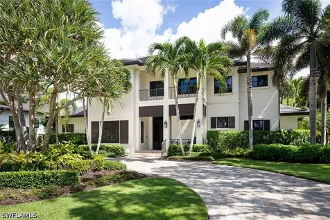 3170 Crayton Road Naples FL 34103