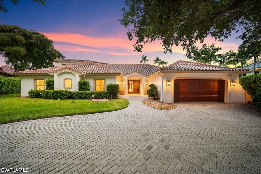 350 Bow Line Bend Naples FL 34103