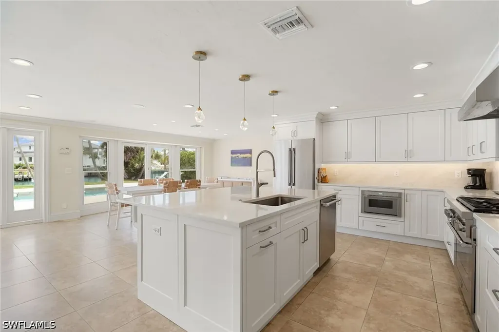 350 Bow Line Bend Naples FL 34103