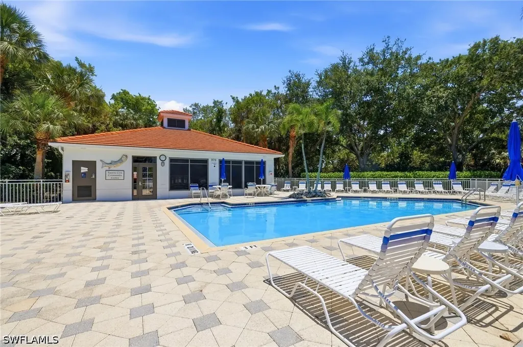 975 Tarpon Cove Drive Naples FL 34110