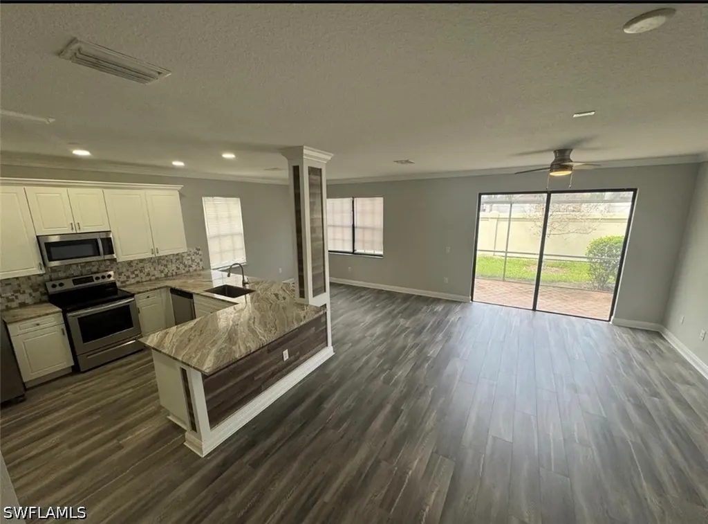 7614 Bristol Circle Naples FL 34120