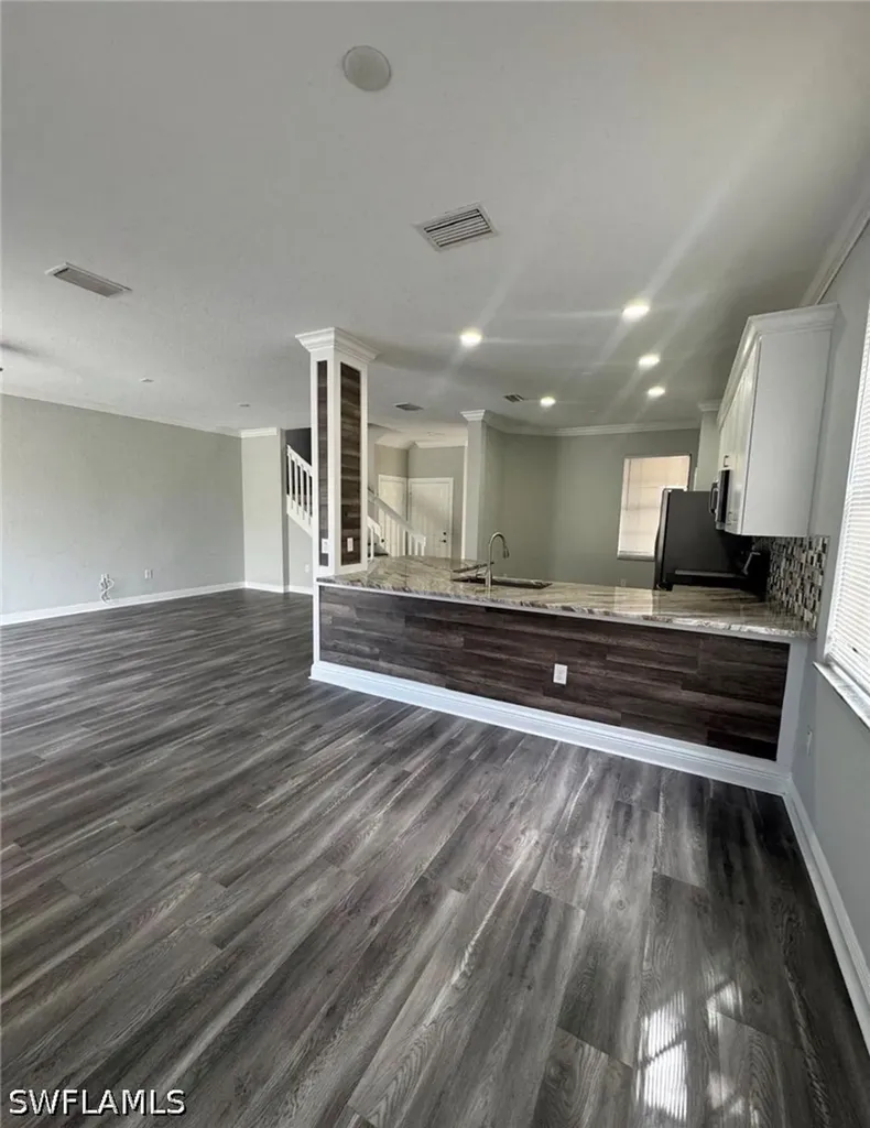 7614 Bristol Circle Naples FL 34120