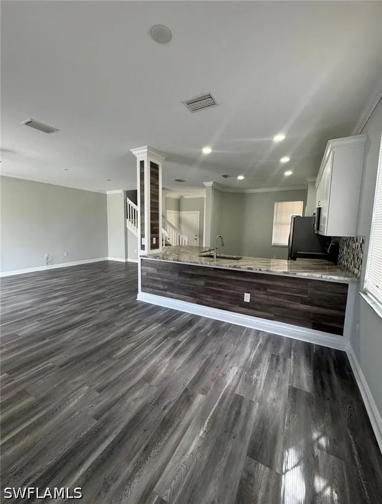 7614 Bristol Circle Naples FL 34120