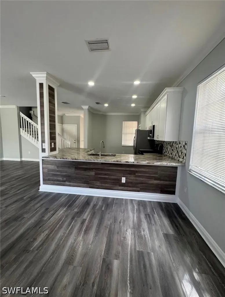 7614 Bristol Circle Naples FL 34120
