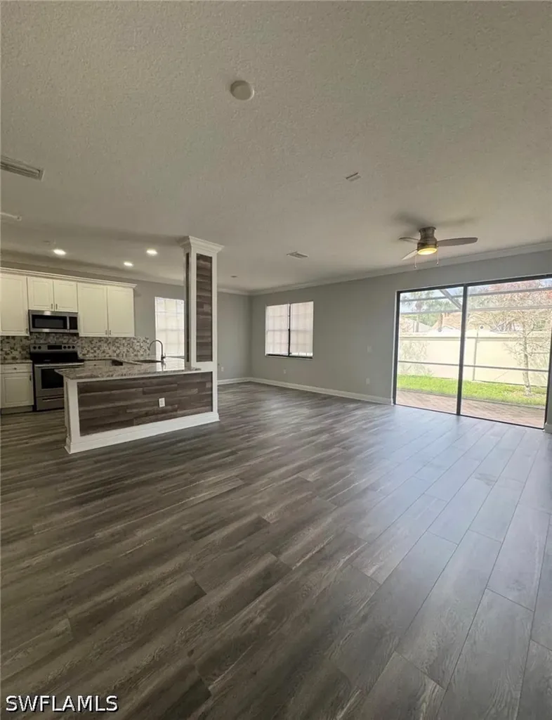 7614 Bristol Circle Naples FL 34120