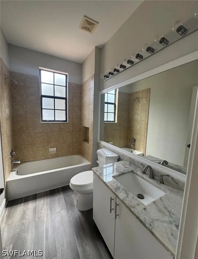 7614 Bristol Circle Naples FL 34120