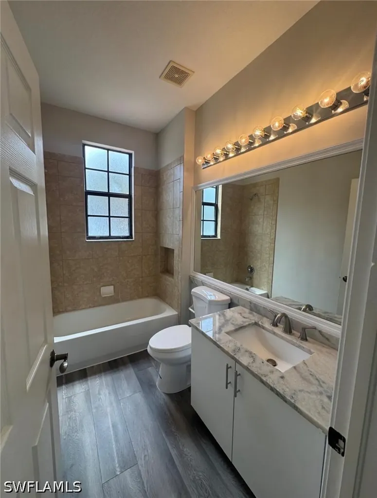 7614 Bristol Circle Naples FL 34120