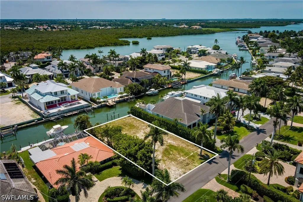 2165 Tarpon Road Naples FL 34102