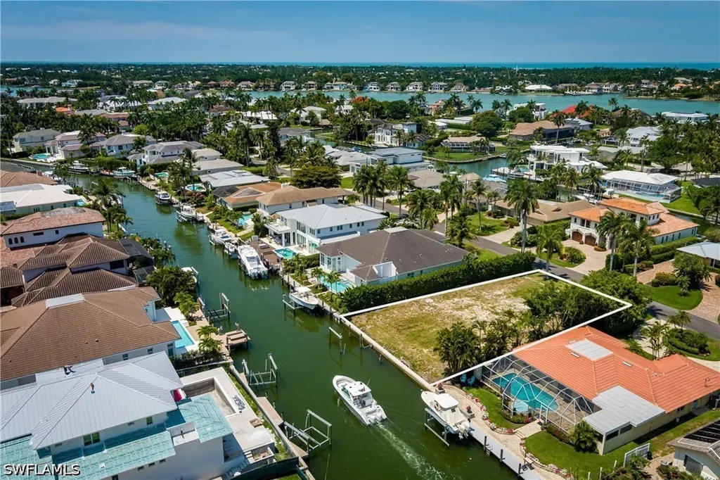 2165 Tarpon Road Naples FL 34102