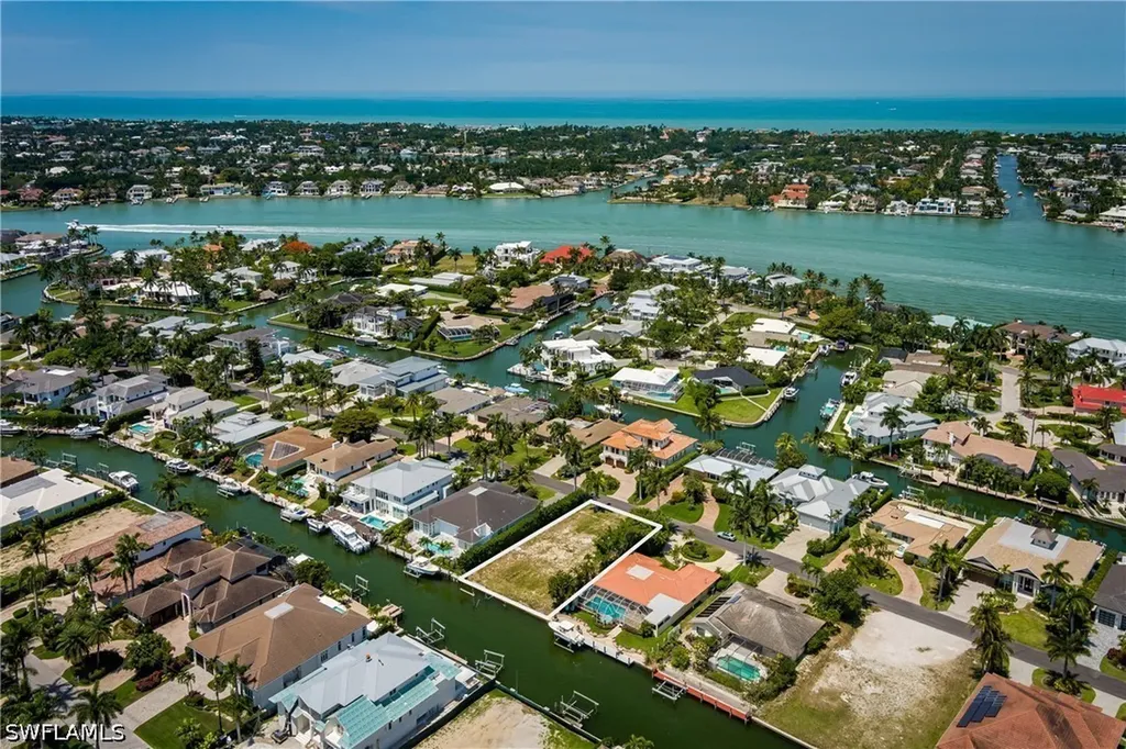 2165 Tarpon Road Naples FL 34102