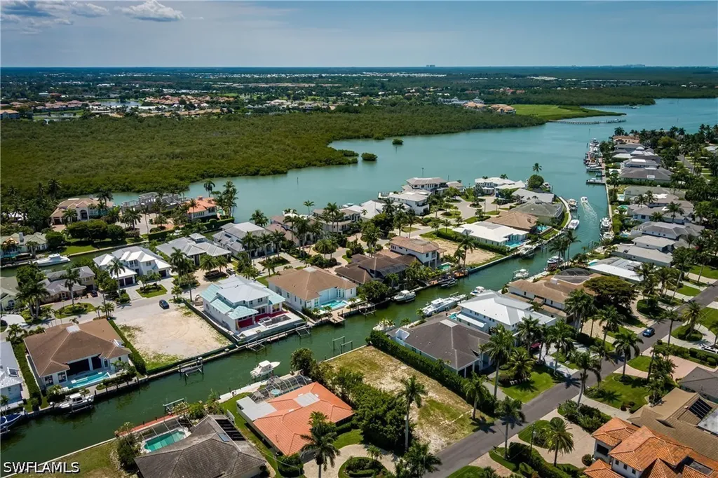 2165 Tarpon Road Naples FL 34102