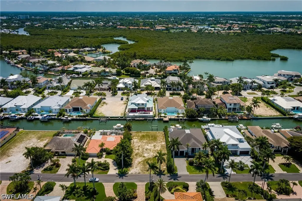 2165 Tarpon Road Naples FL 34102