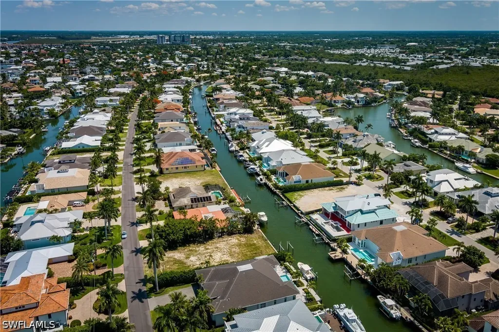 2165 Tarpon Road Naples FL 34102