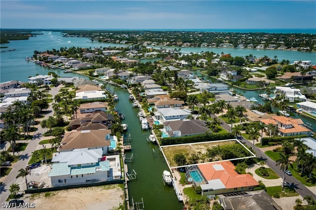 2165 Tarpon Road Naples FL 34102