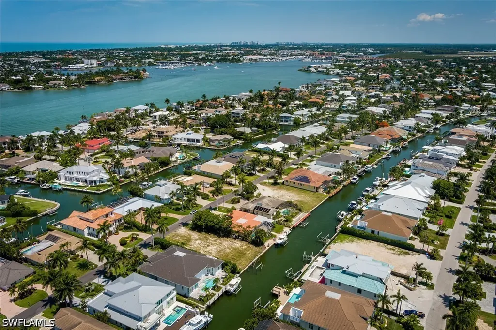 2165 Tarpon Road Naples FL 34102
