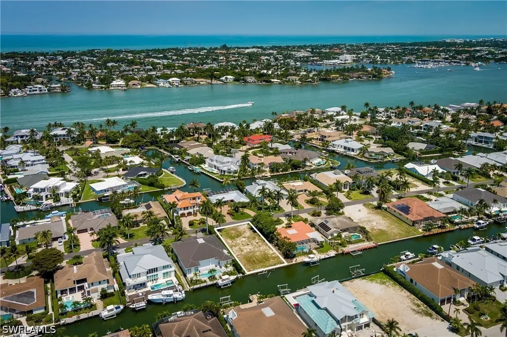 2165 Tarpon Road Naples FL 34102
