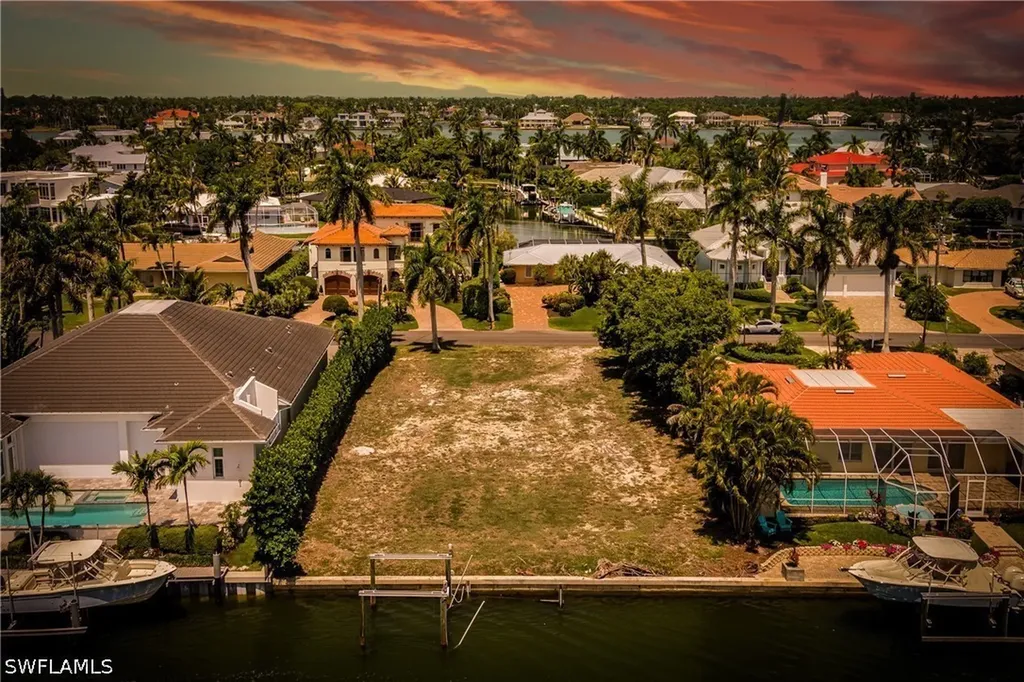 2165 Tarpon Road Naples FL 34102