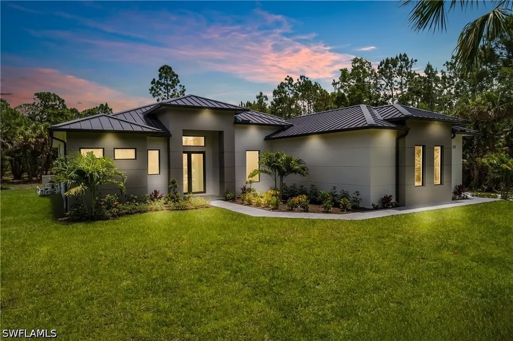 Naples FL, 172 11TH Street SW