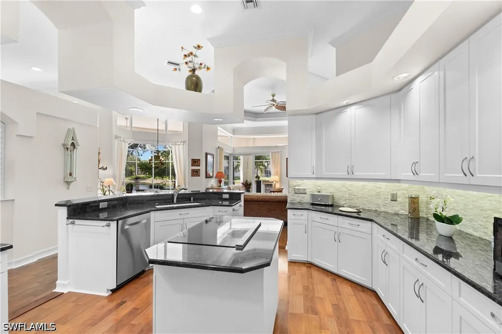 2039 Mission Drive Naples FL 34109