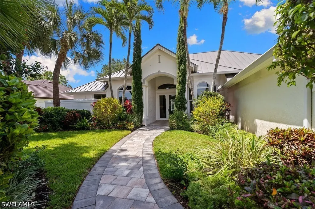2039 Mission Drive Naples FL 34109