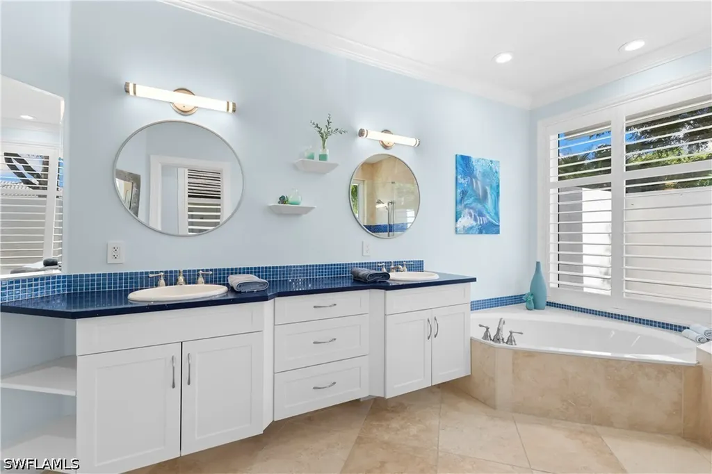 2039 Mission Drive Naples FL 34109