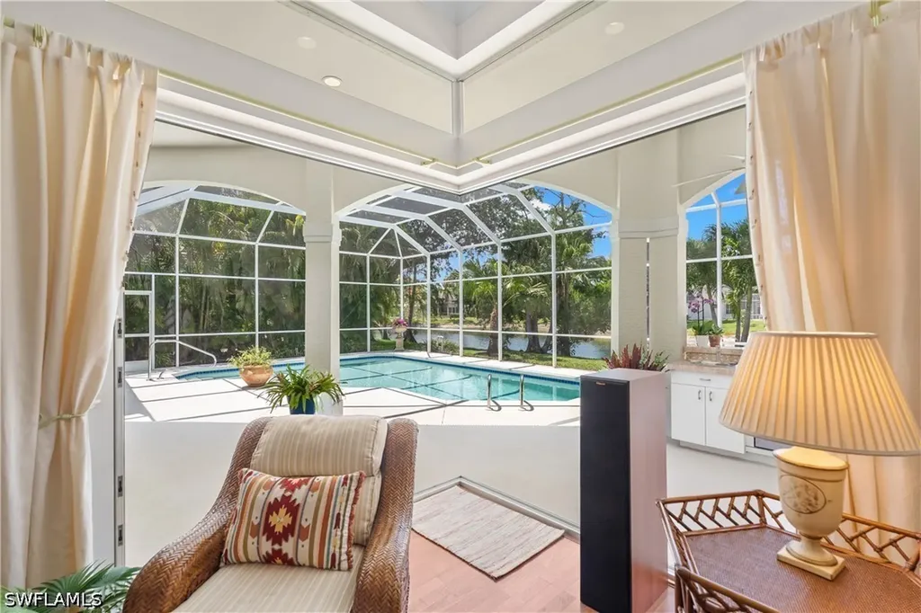 2039 Mission Drive Naples FL 34109
