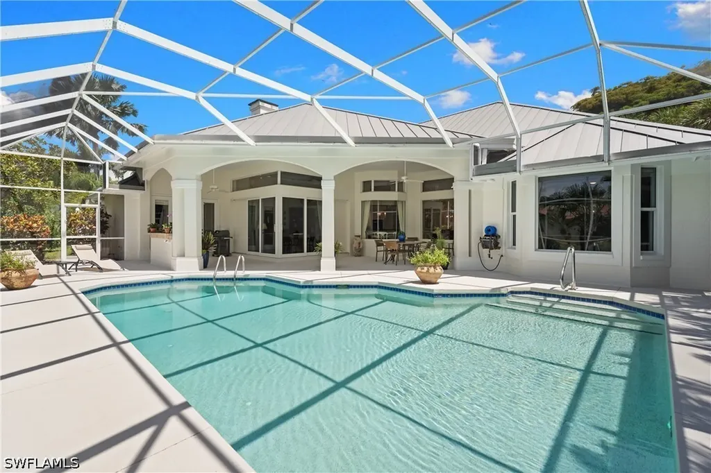 2039 Mission Drive Naples FL 34109