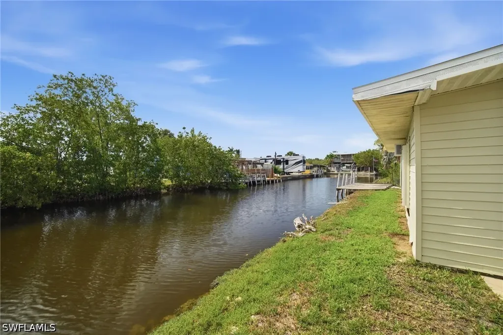 112 Cardinal Court Everglades City FL 34141