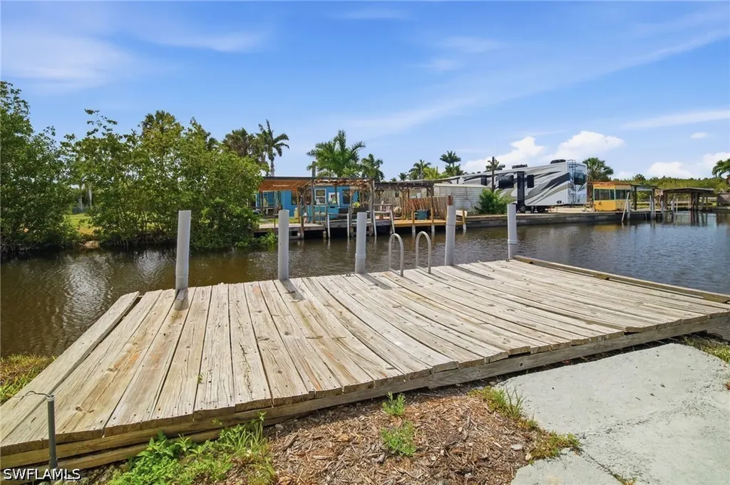 112 Cardinal Court Everglades City FL 34141