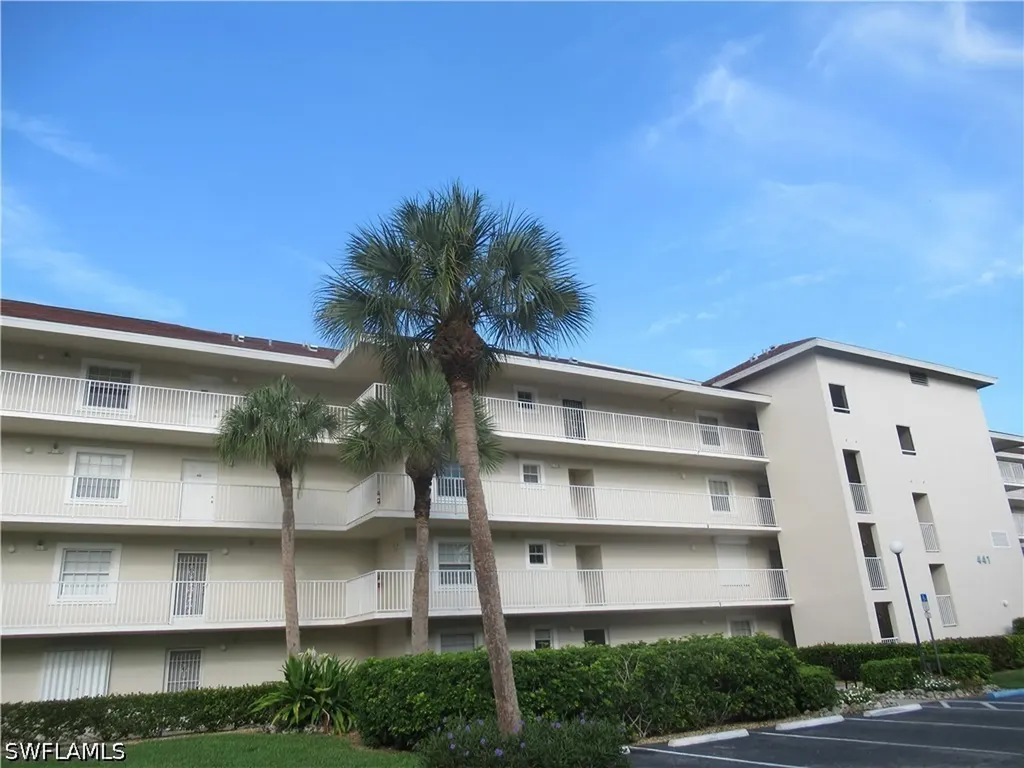Naples FL, 441 Quail Forest Boulevard, Unit A106