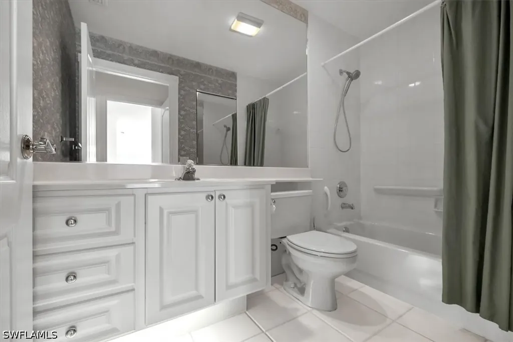 4155 Los Altos Court Naples FL 34109