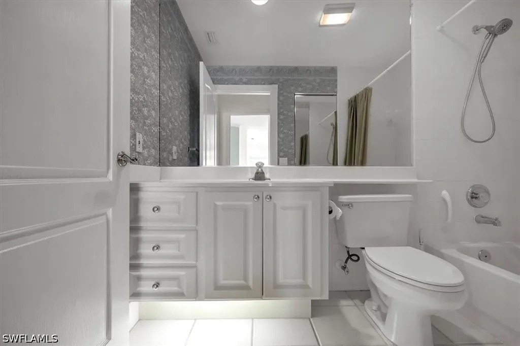 4155 Los Altos Court Naples FL 34109