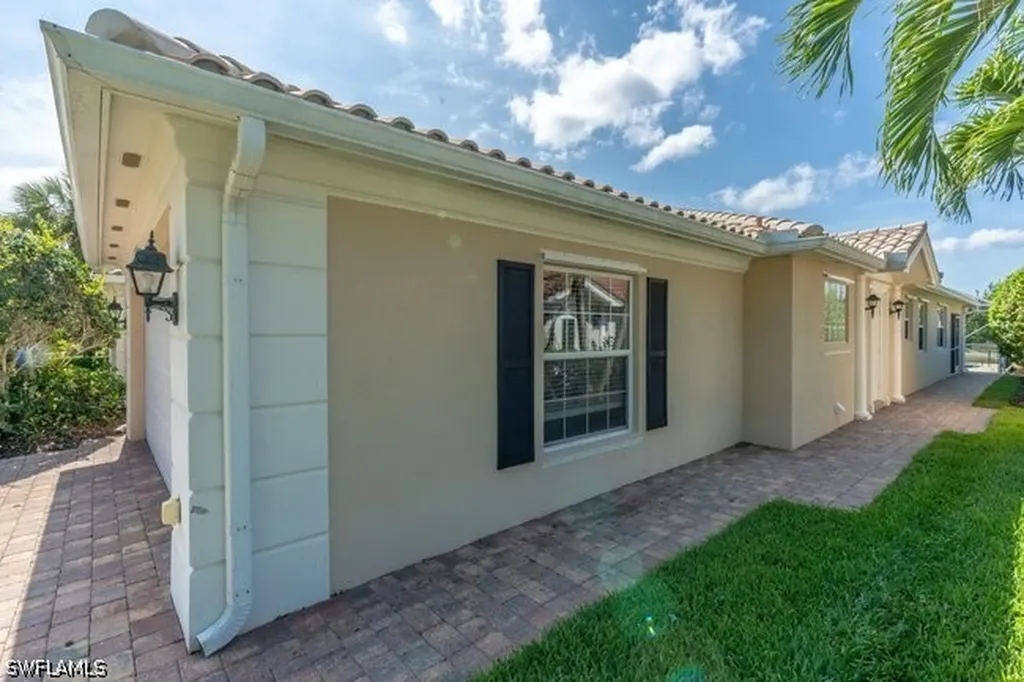 7872 Umberto Court Naples FL 34114