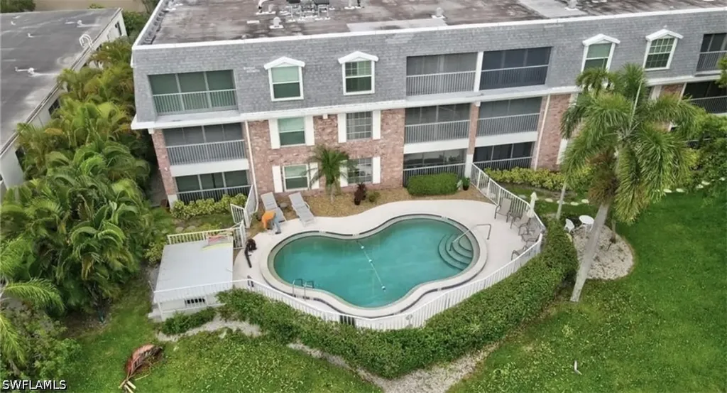 1900 Alamanda Drive Naples FL 34102