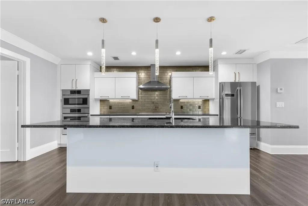 9882 Campbell Circle Naples FL 34109