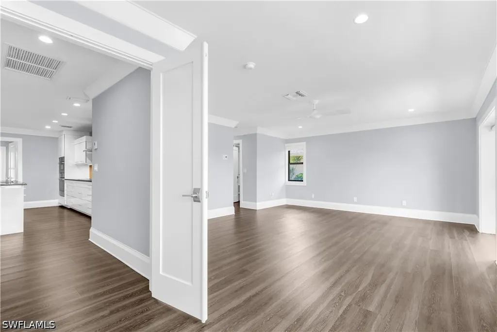 9882 Campbell Circle Naples FL 34109
