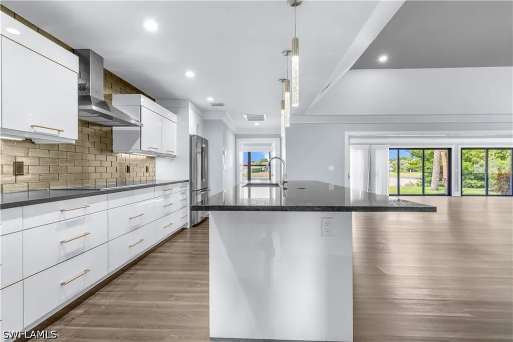 9882 Campbell Circle Naples FL 34109