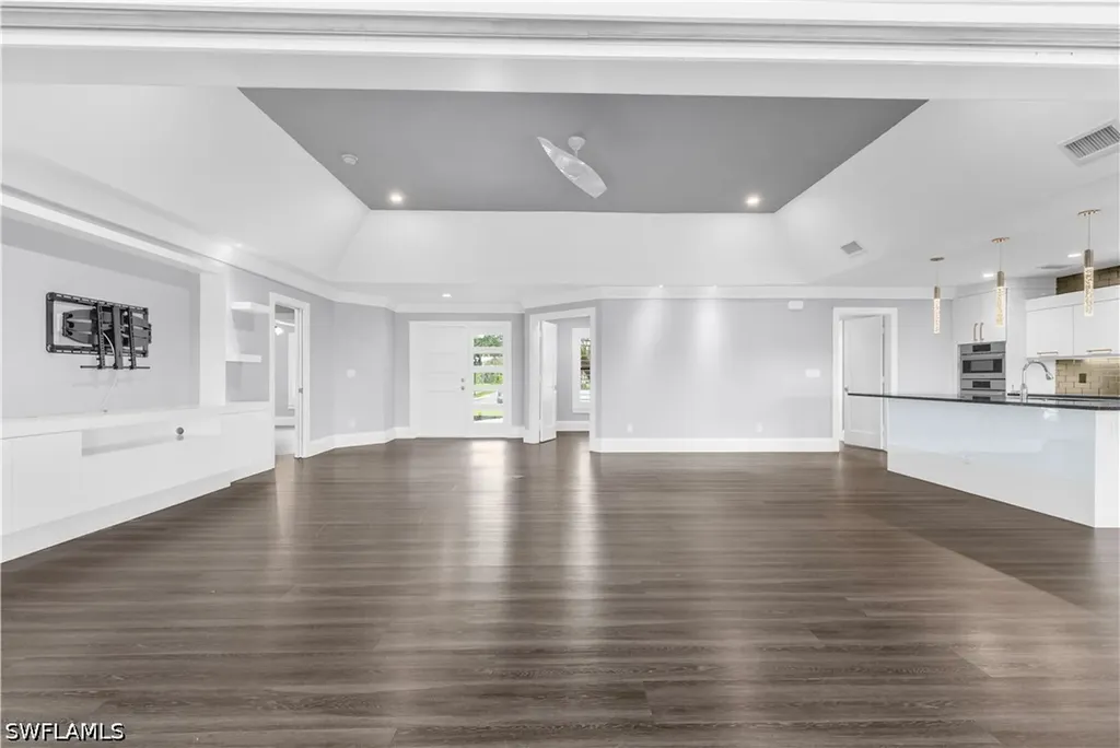 9882 Campbell Circle Naples FL 34109