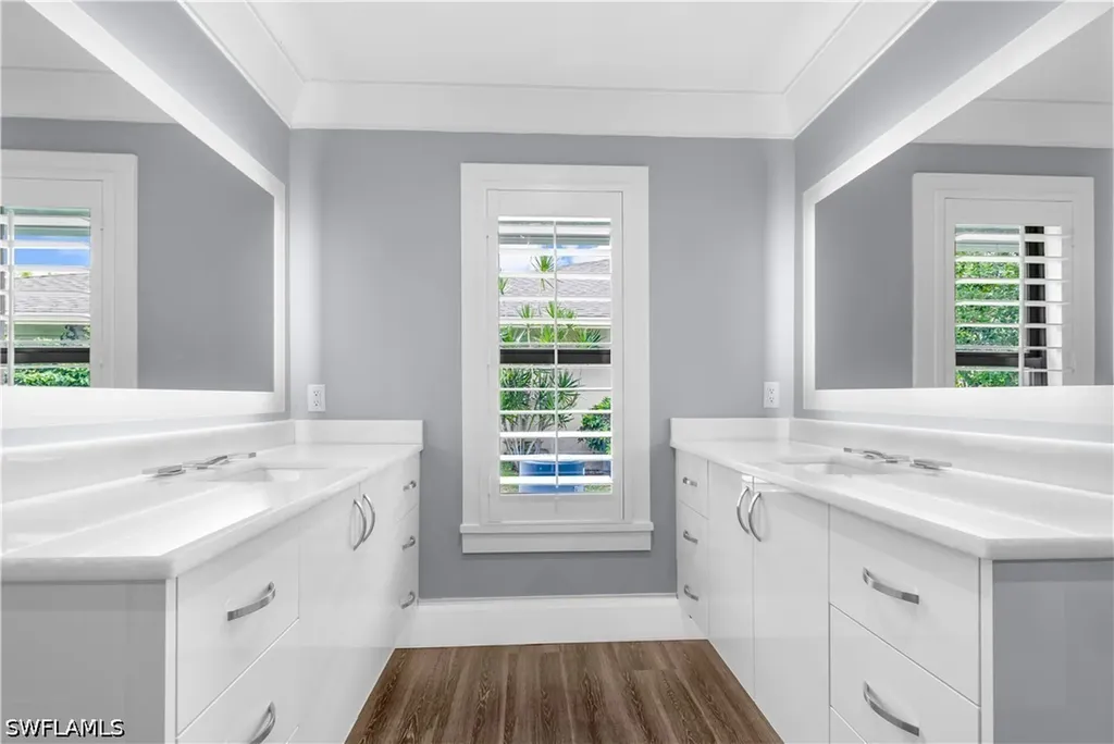 9882 Campbell Circle Naples FL 34109