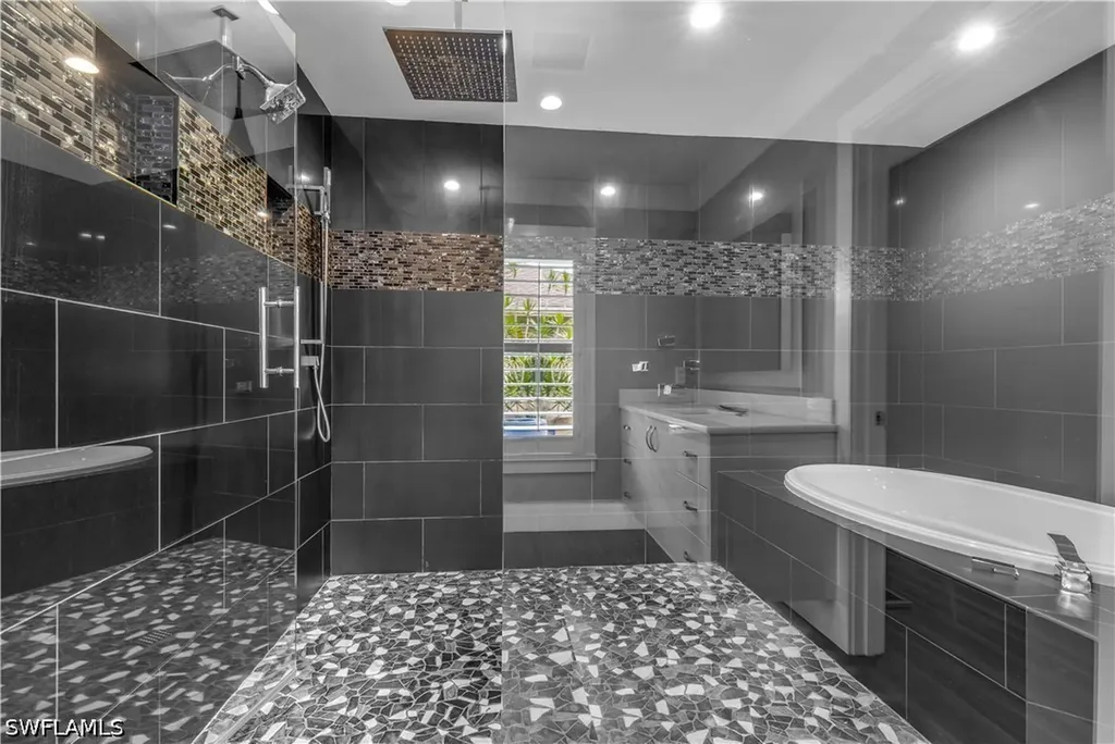 9882 Campbell Circle Naples FL 34109