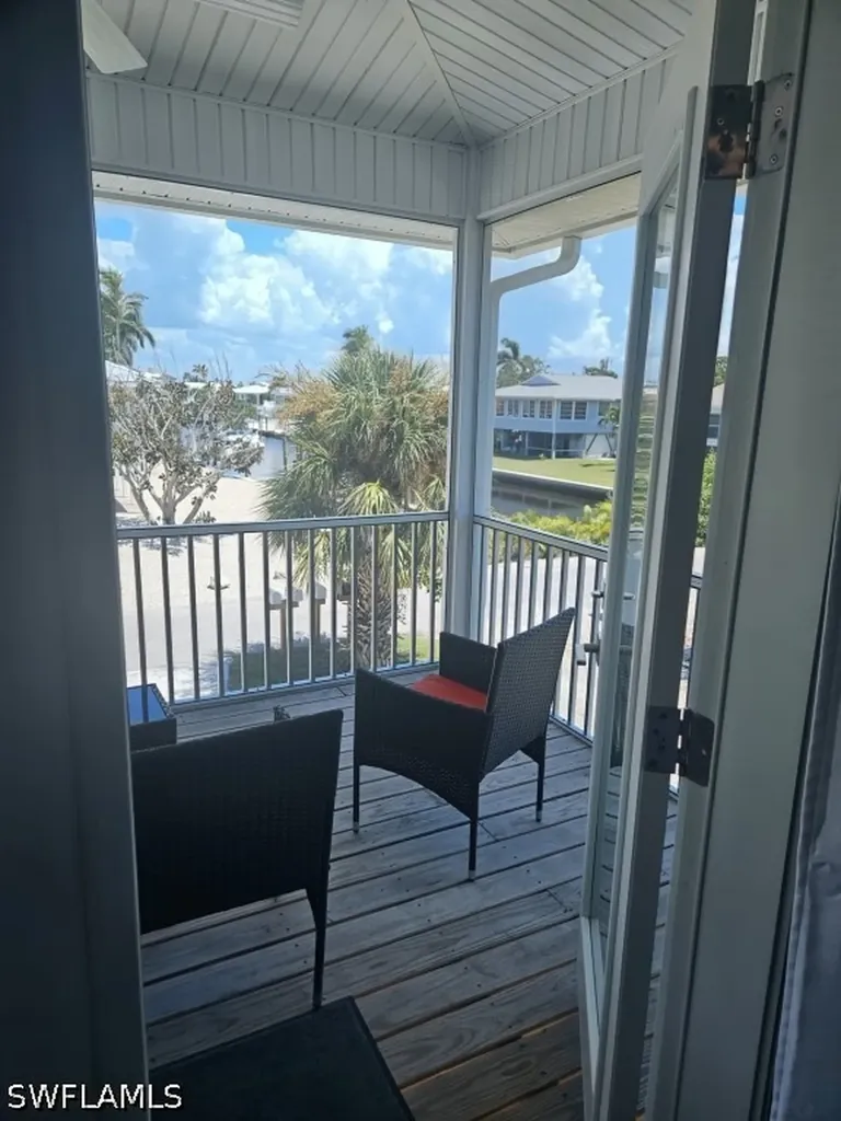 431 Lazy Way Fort Myers Beach FL 33931