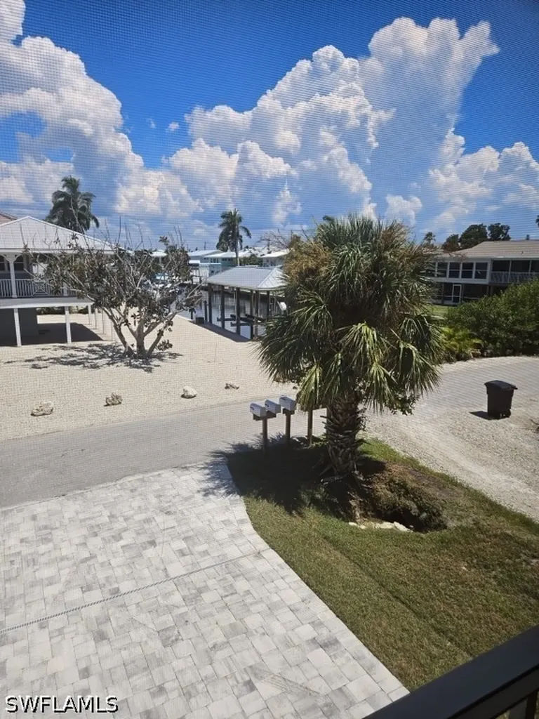 431 Lazy Way Fort Myers Beach FL 33931